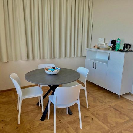 La Dependance Luxury Rooms フランカヴィッラ・アル・マーレ エクステリア 写真