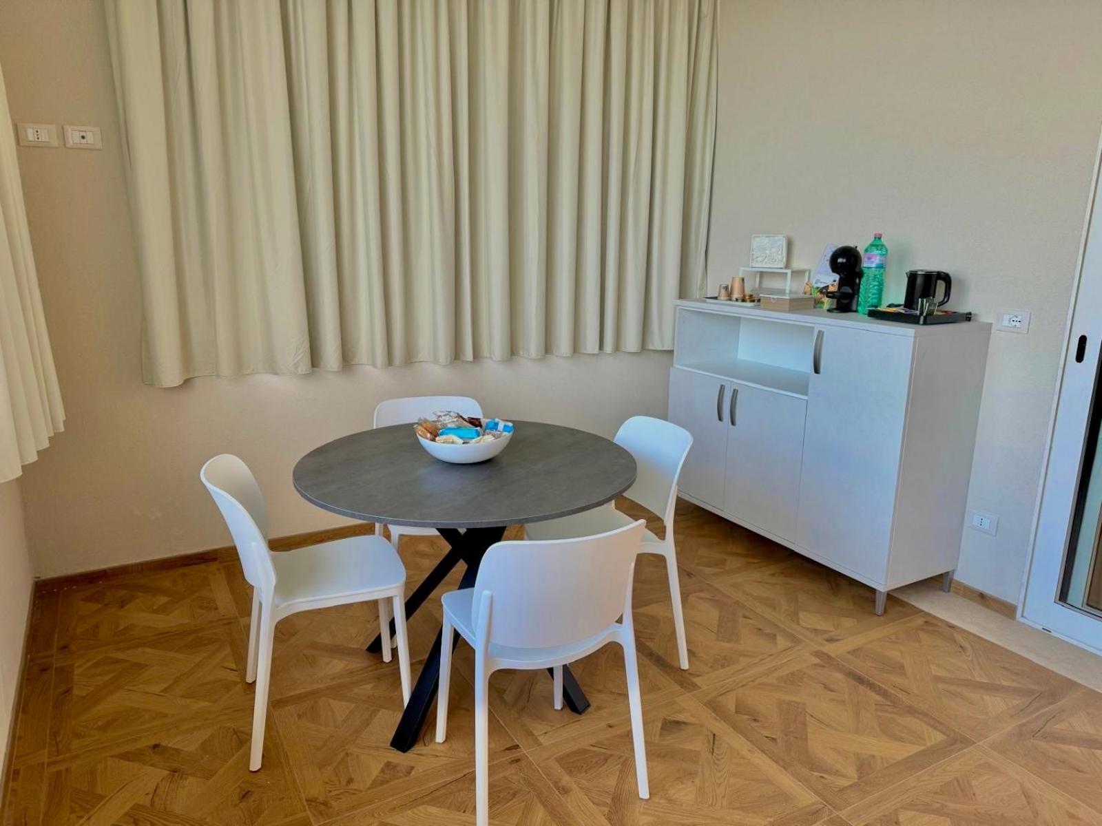 La Dependance Luxury Rooms フランカヴィッラ・アル・マーレ エクステリア 写真
