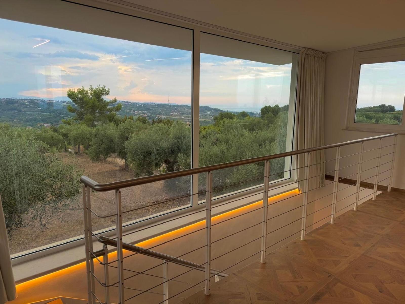 La Dependance Luxury Rooms フランカヴィッラ・アル・マーレ エクステリア 写真